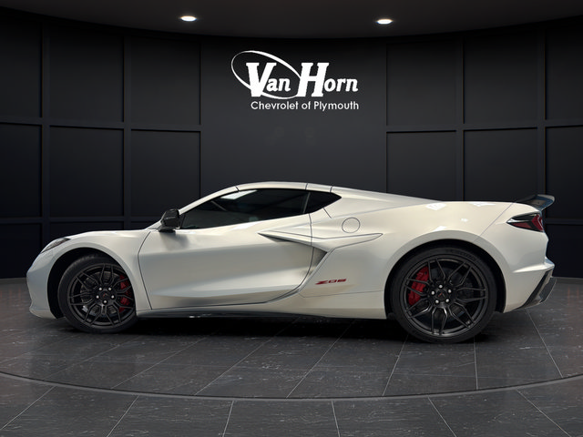 Used 2024 Chevrolet Corvette Z06 w/ Stealth Interior Trim Package RWD image 5