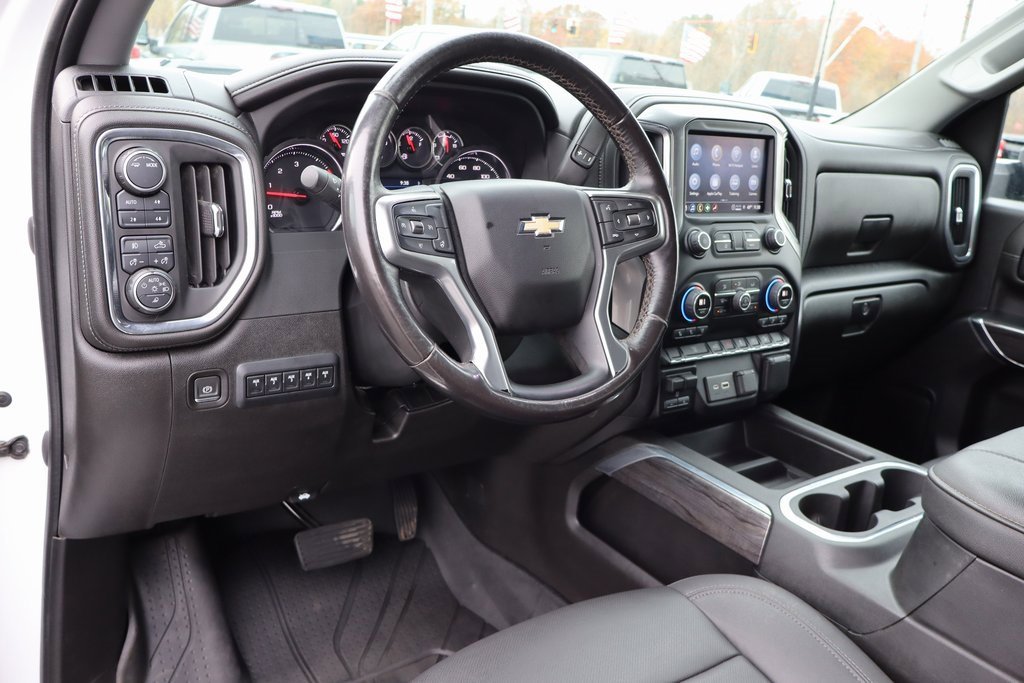 Used 2023 Chevrolet Silverado 3500 LTZ w/ LTZ Convenience Package image 5