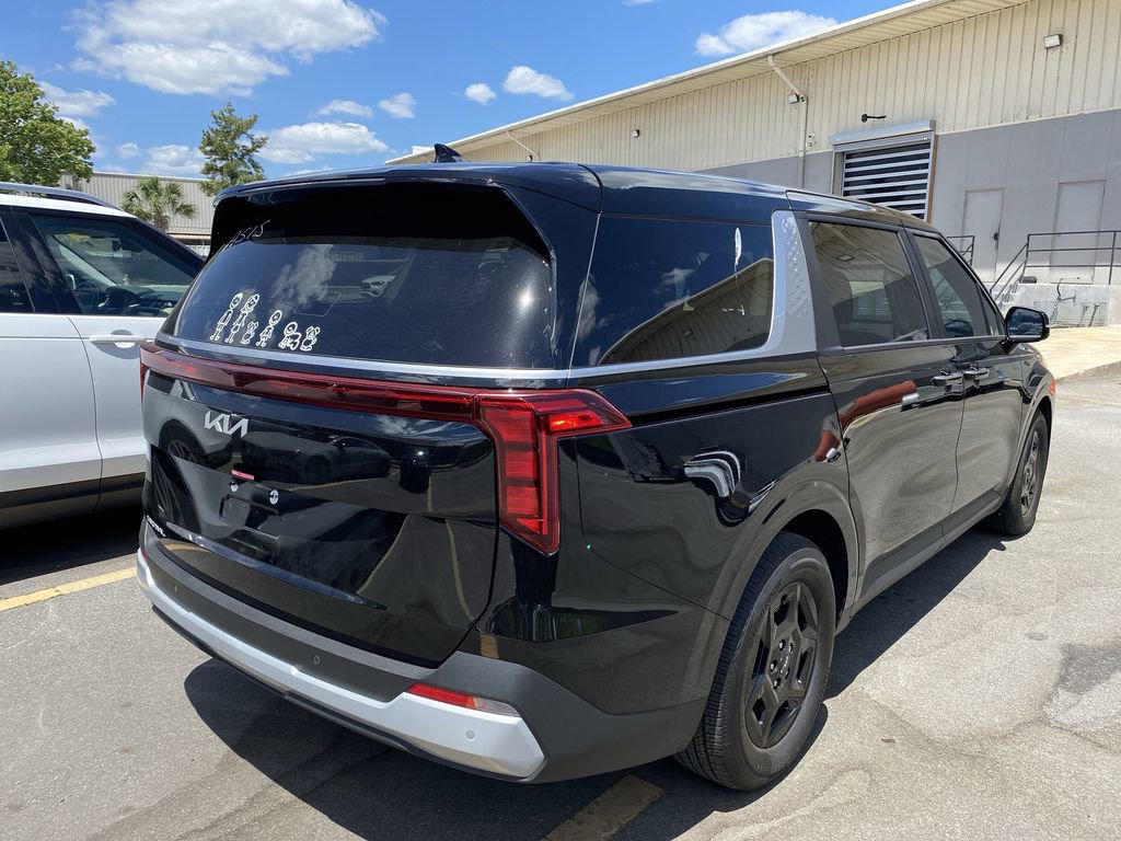 Used 2025 Kia Carnival image 15