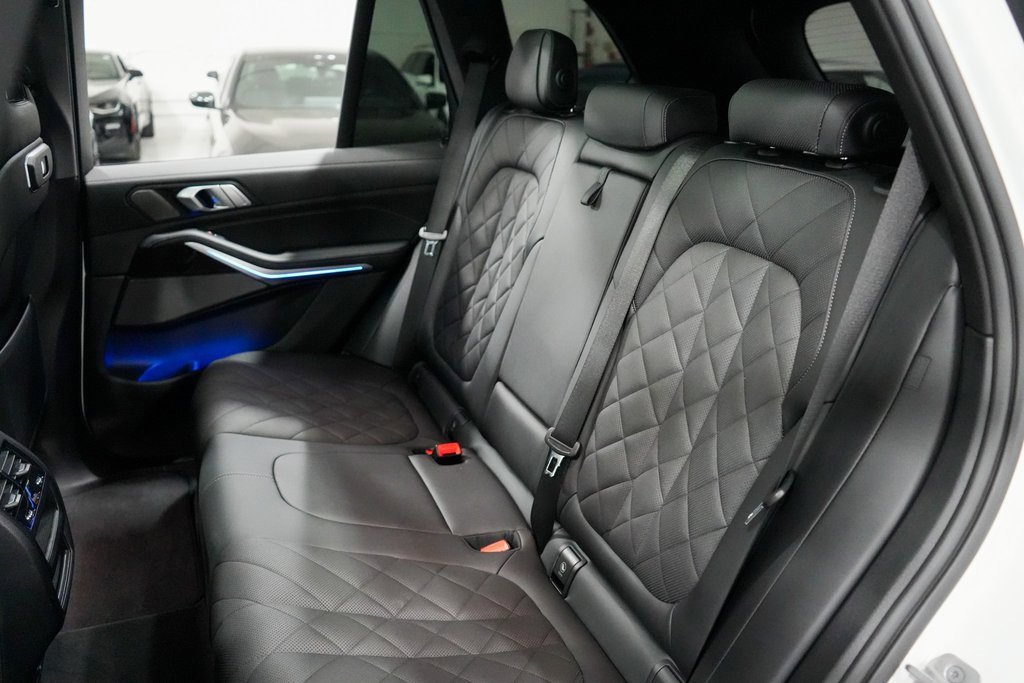 Used 2024 BMW X5 xDrive40i w/ M Sport Package image 19