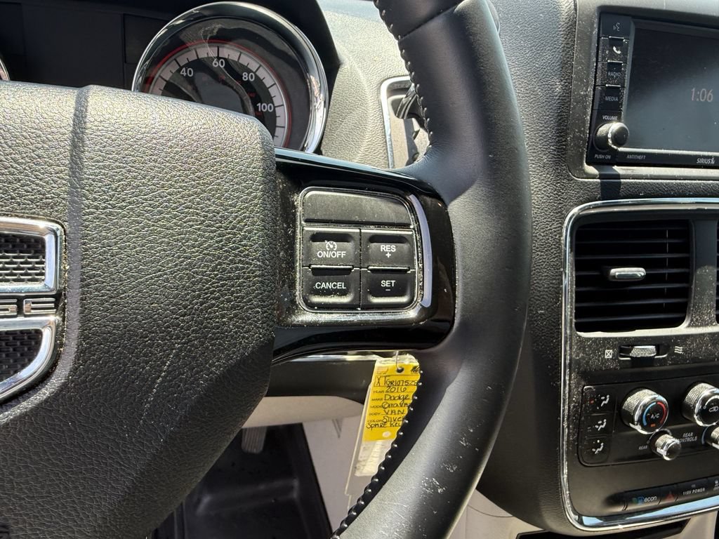 Used 2016 Dodge Grand Caravan SXT FWD image 16