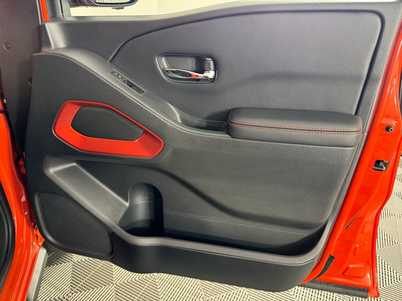 Used 2025 Nissan Frontier PRO-4X w/ Pro Convenience Package image 28