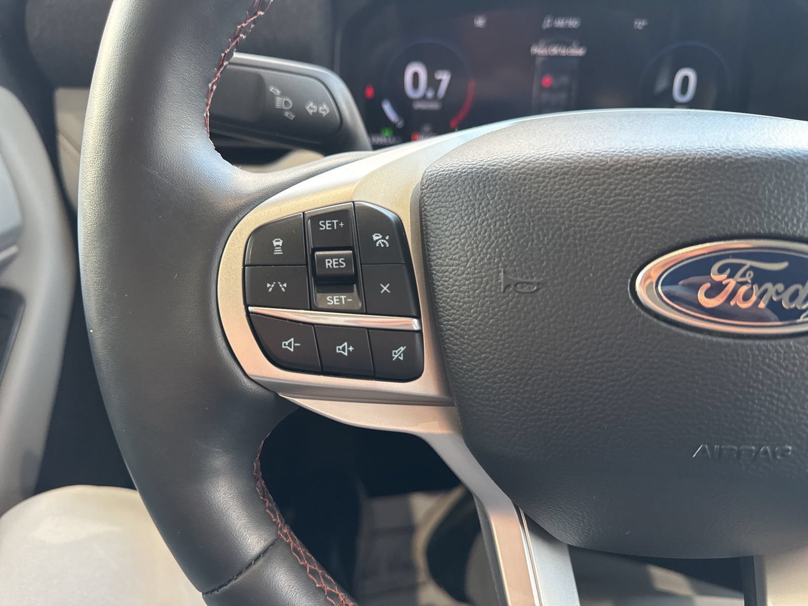 Certified 2025 Ford Explorer Active w/ Active Comfort Package AWD/4WD image 29