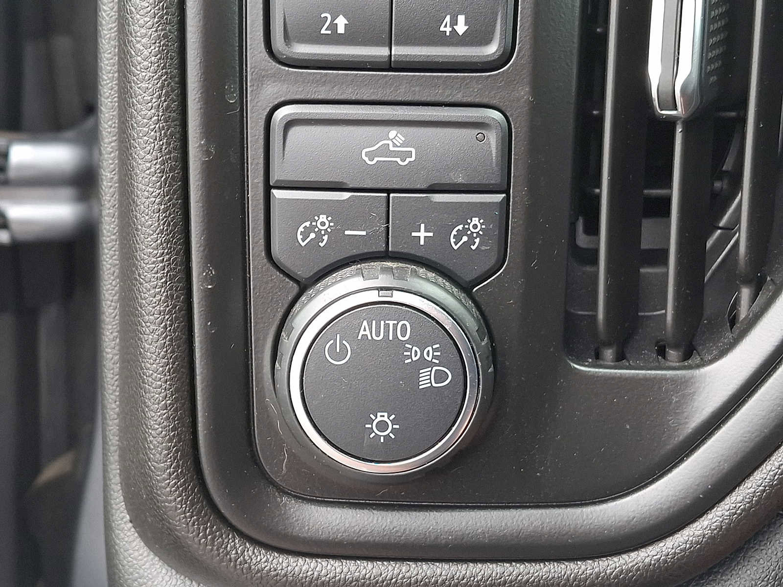 Used 2019 Chevrolet Silverado 1500 Custom Trail Boss w/ Custom Convenience Package image 19