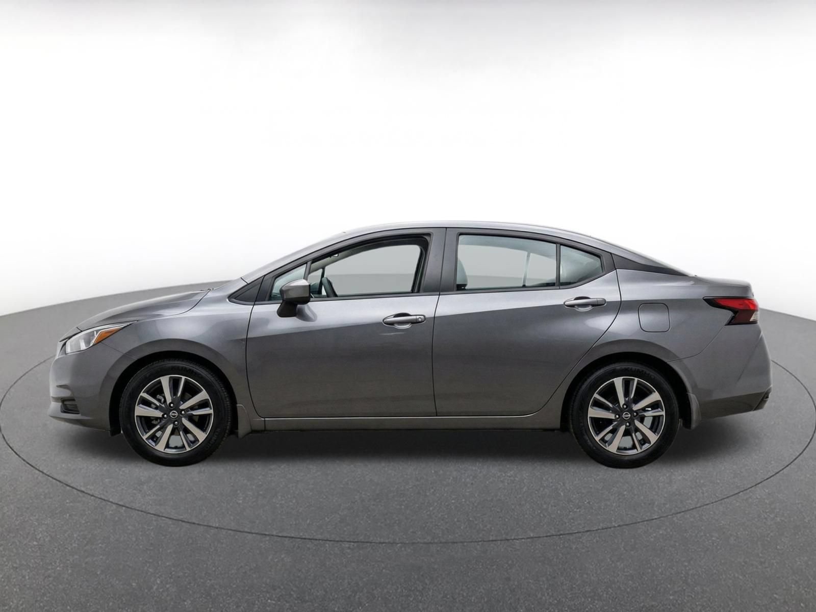 Used 2025 Nissan Versa SV FWD image 4