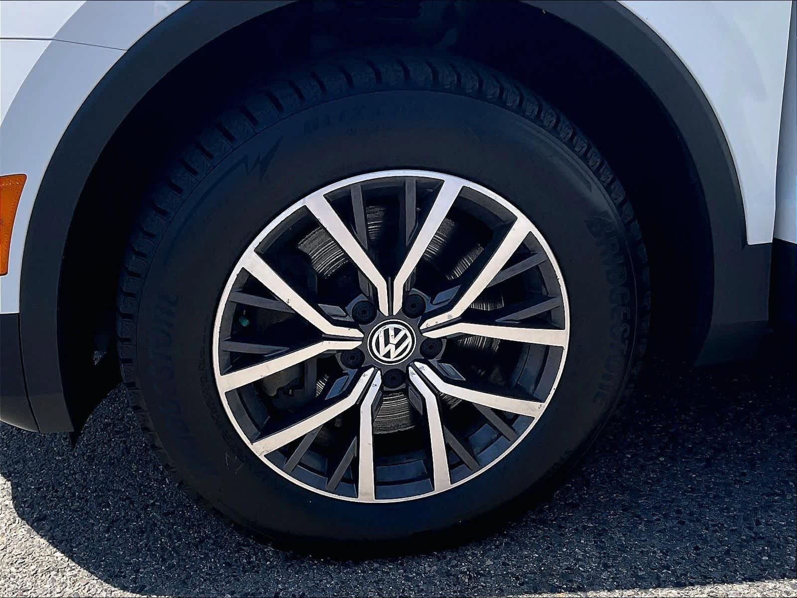 Used 2020 Volkswagen Tiguan SE AWD/4WD image 7
