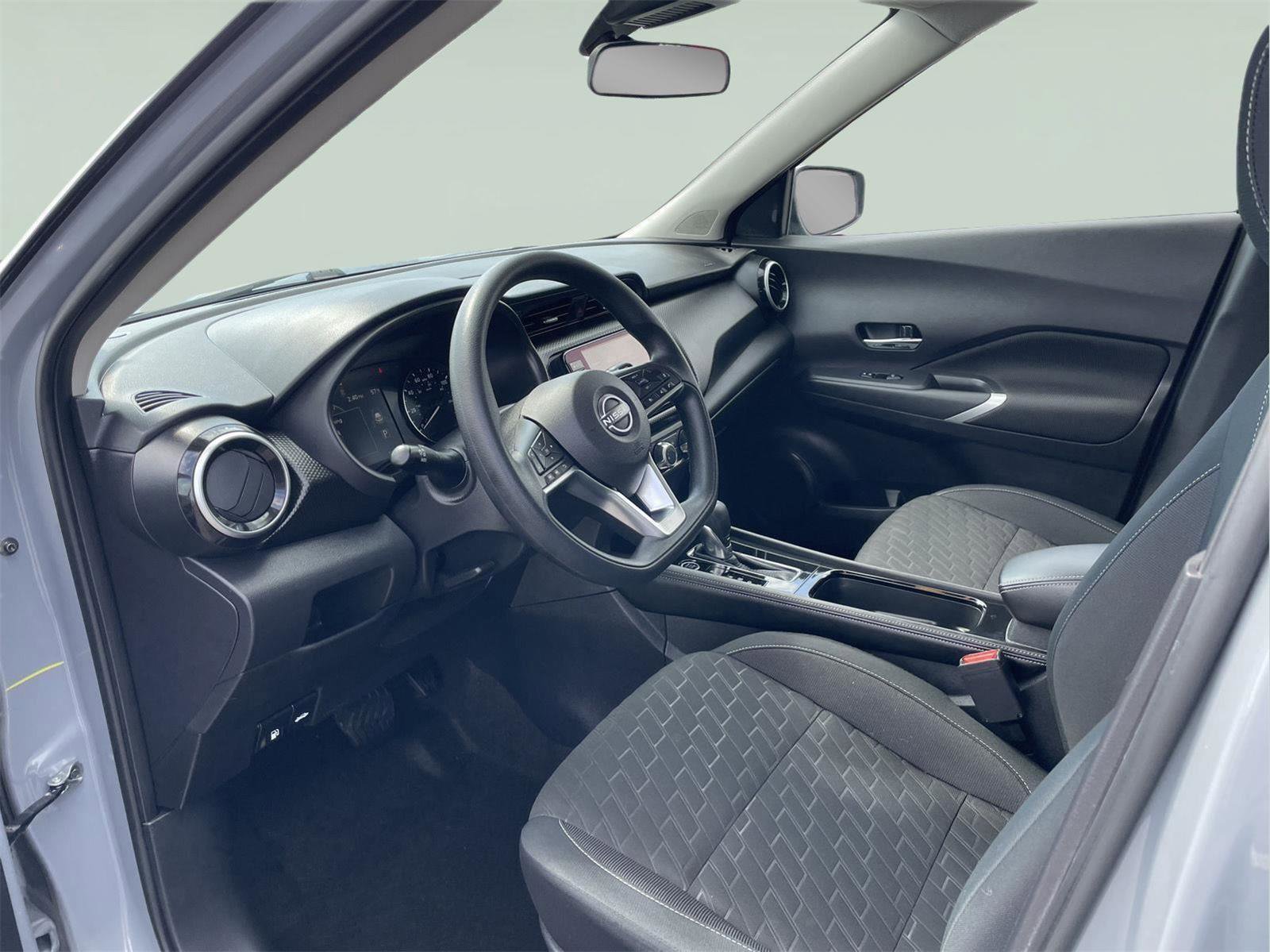 Used 2024 Nissan Kicks SV image 11