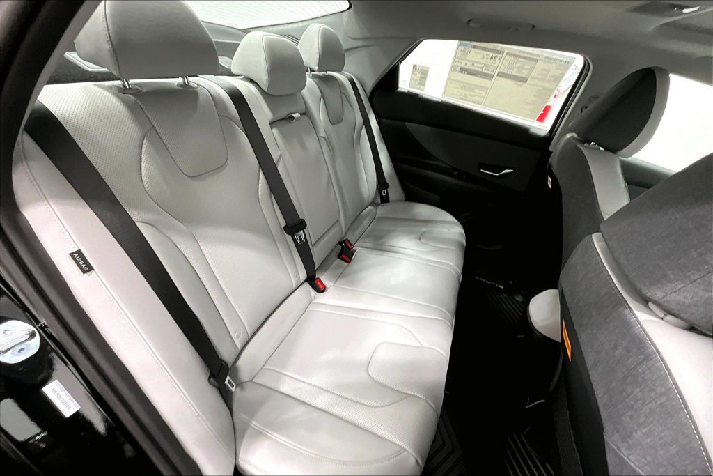 New 2026 Hyundai Elantra Limited FWD image 9
