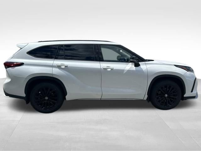Used 2023 Toyota Highlander XSE FWD image 7