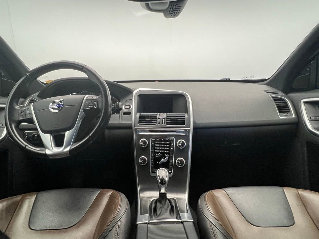 Used 2015 Volvo XC60 T5 Premier image 10