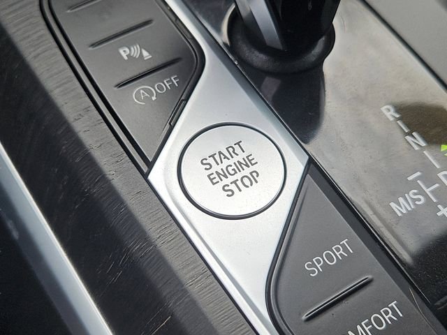 Used 2022 BMW 330i xDrive Sedan w/ Driving Assistance Package image 26