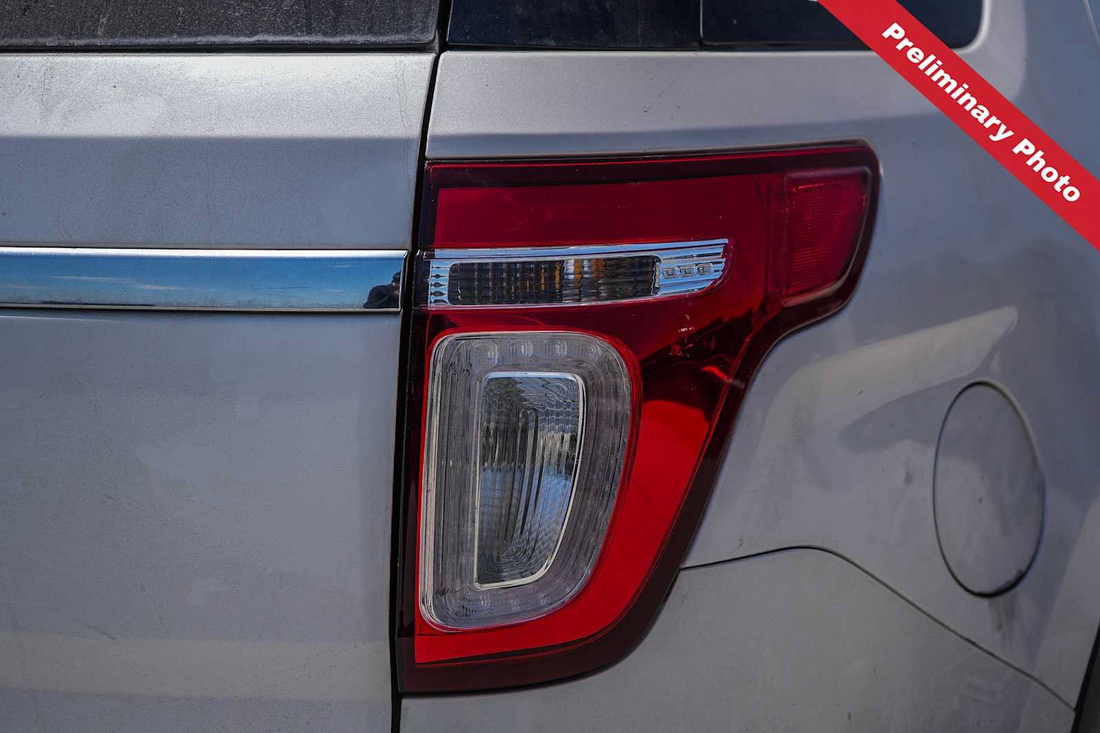 Used 2015 Ford Explorer XLT w/ Equipment Group 202B FWD image 8