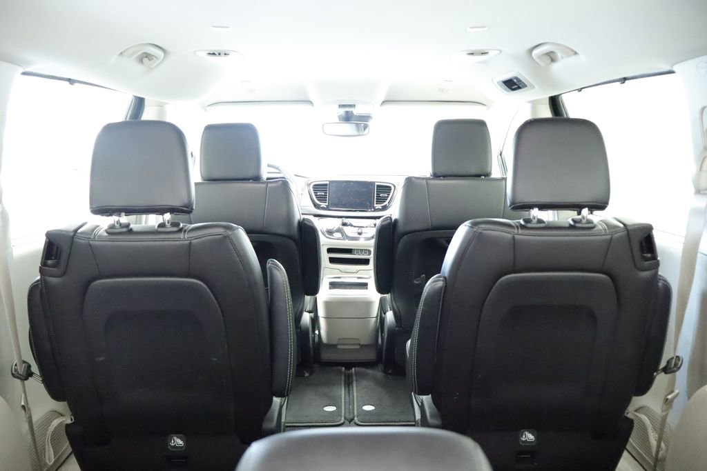 Certified 2023 Chrysler Pacifica Touring-L FWD image 21