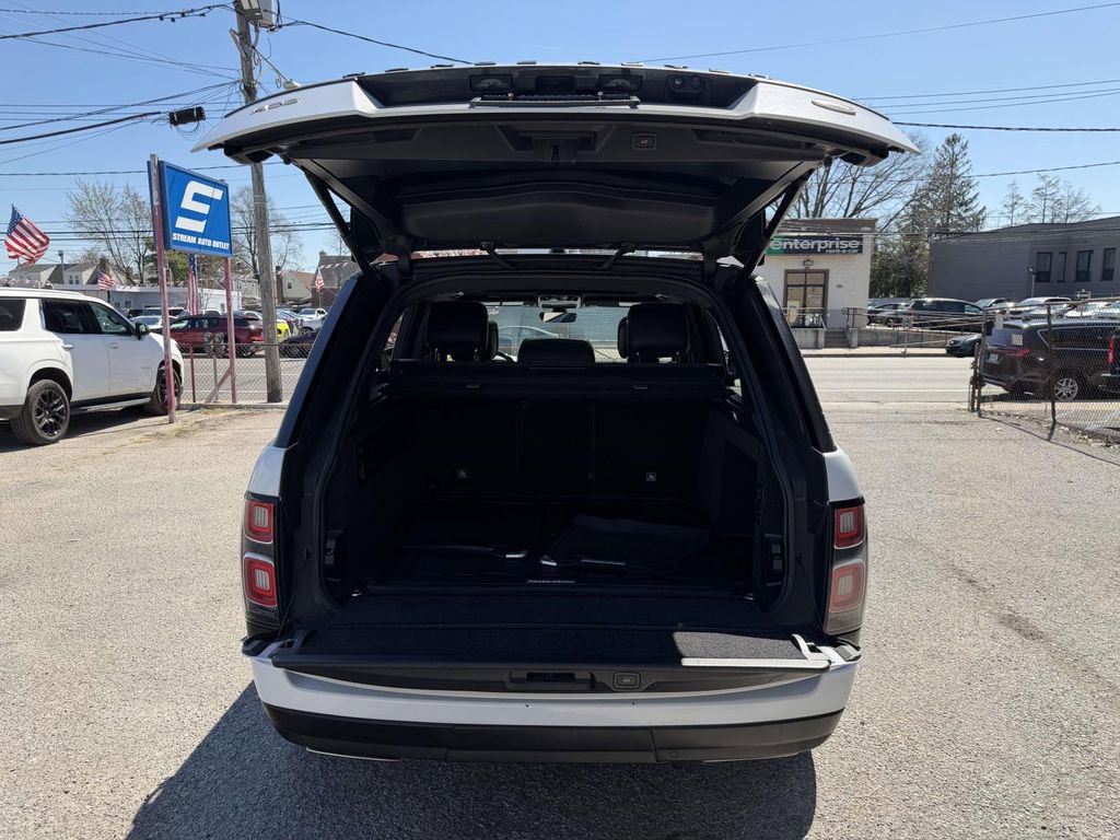 Used 2019 Land Rover Range Rover HSE image 16
