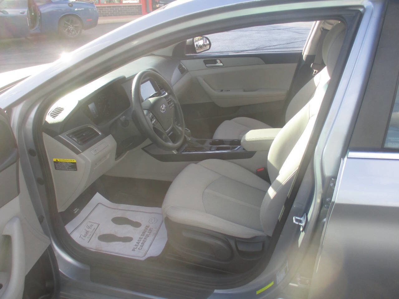 Used 2017 Hyundai Sonata SE image 5