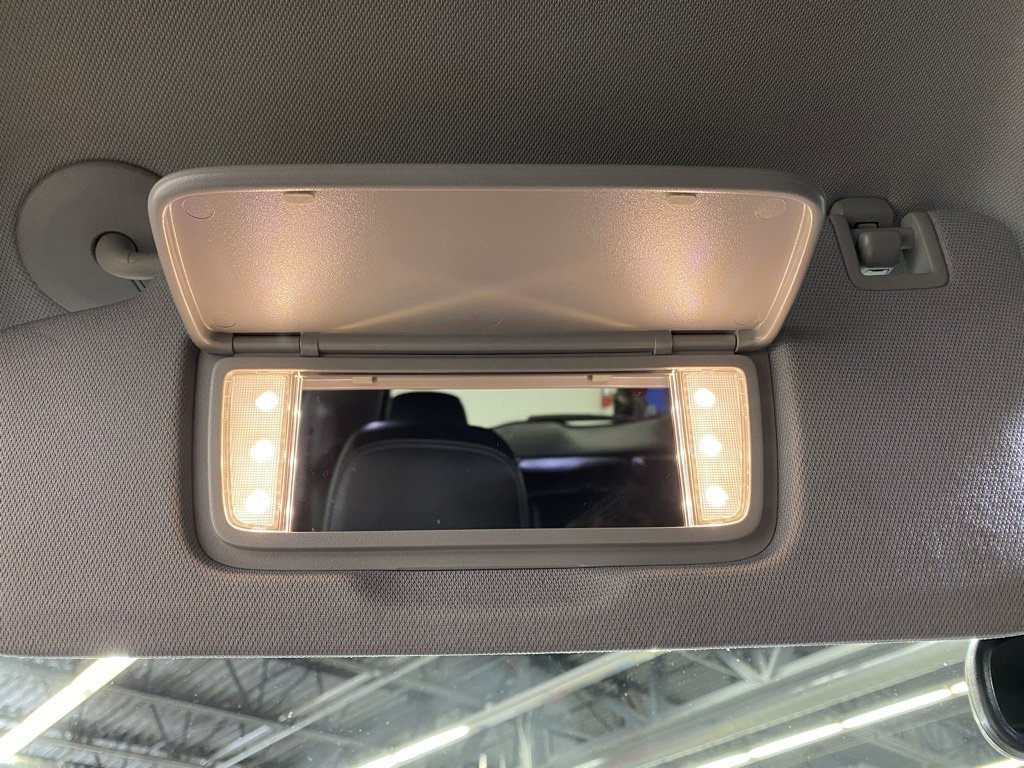 Used 2024 GMC Terrain SLT image 43