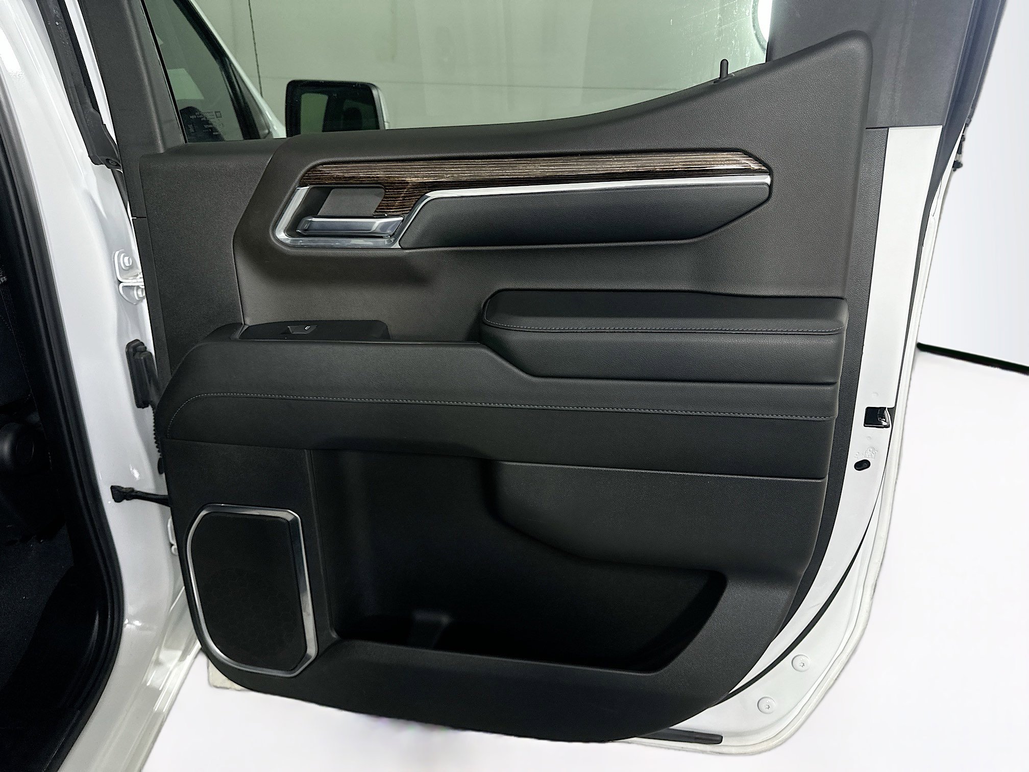 Used 2024 GMC Sierra 1500 Elevation image 28