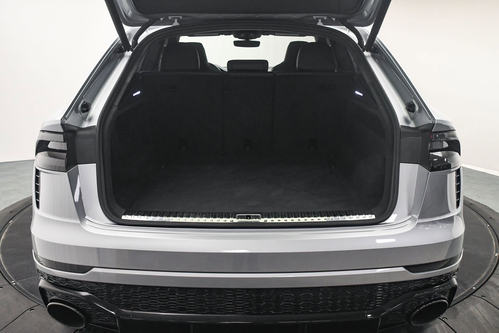 Used 2021 Audi RS Q8 4.0T w/ Black Optic Package image 7