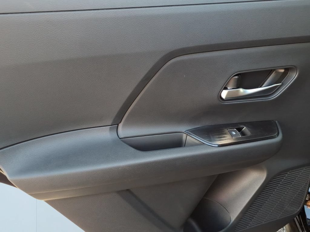 New 2026 Nissan Kicks SR w/ SR Premium Package FWD image 9