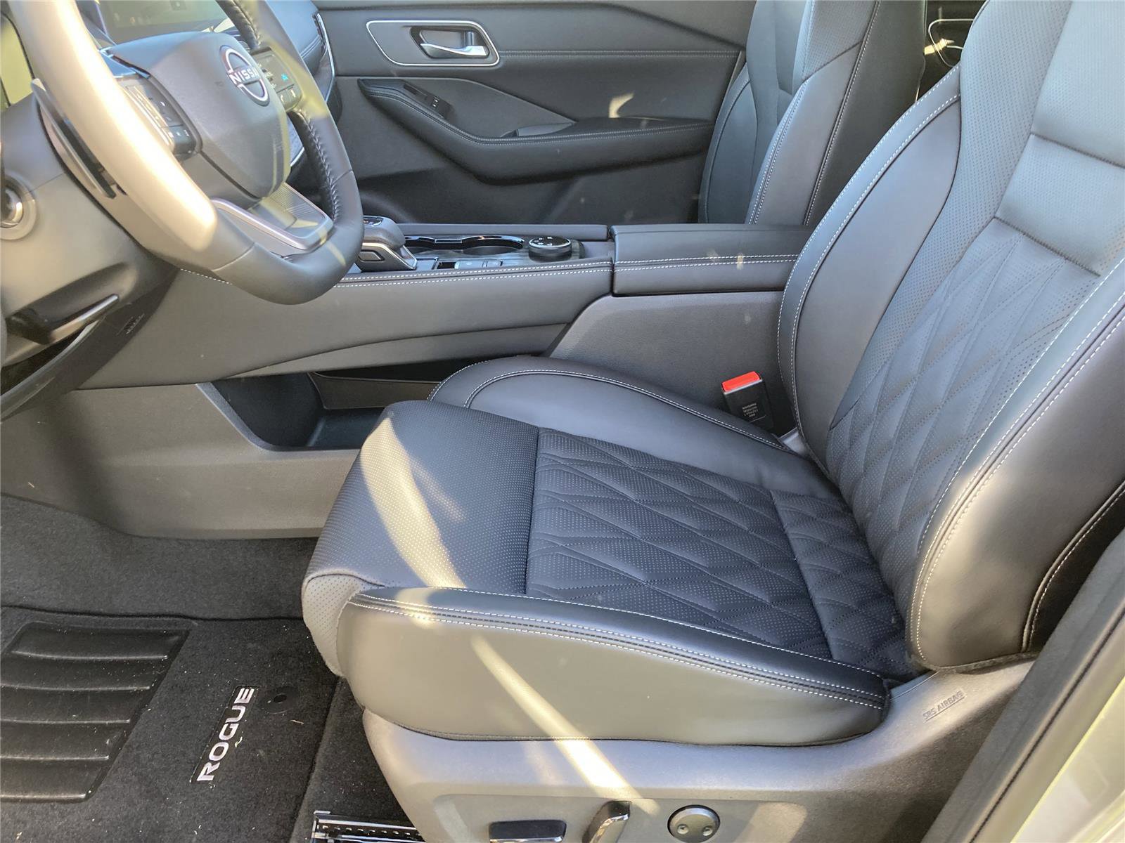 New 2026 Nissan Rogue Platinum w/ Platinum Premium Package AWD/4WD image 26