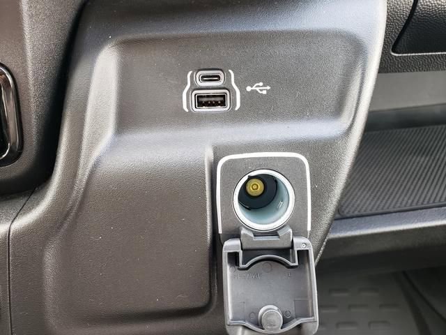 Used 2025 RAM ProMaster 2500 w/ Convenience Group image 23