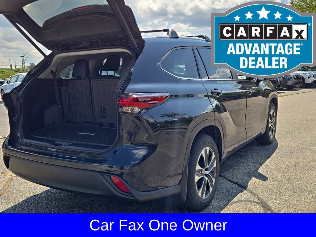 Used 2024 Toyota Highlander XLE AWD/4WD image 11