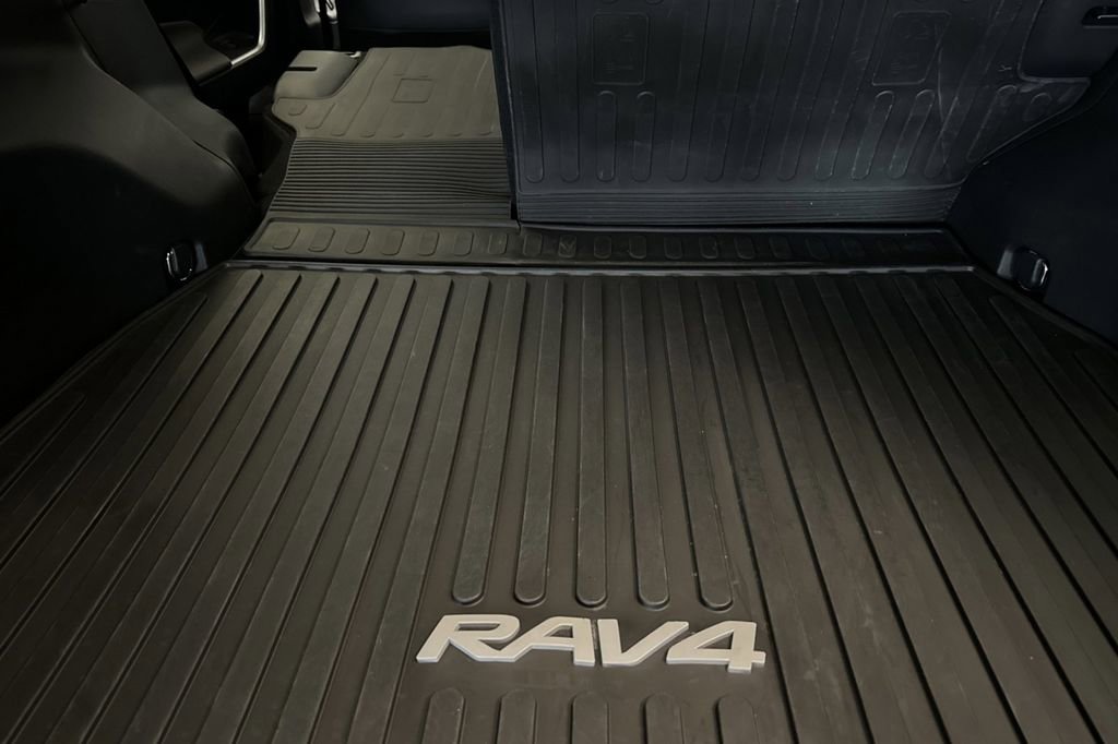 Used 2024 Toyota RAV4 XLE Premium FWD image 15