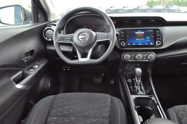 Used 2024 Nissan Kicks SV image 16