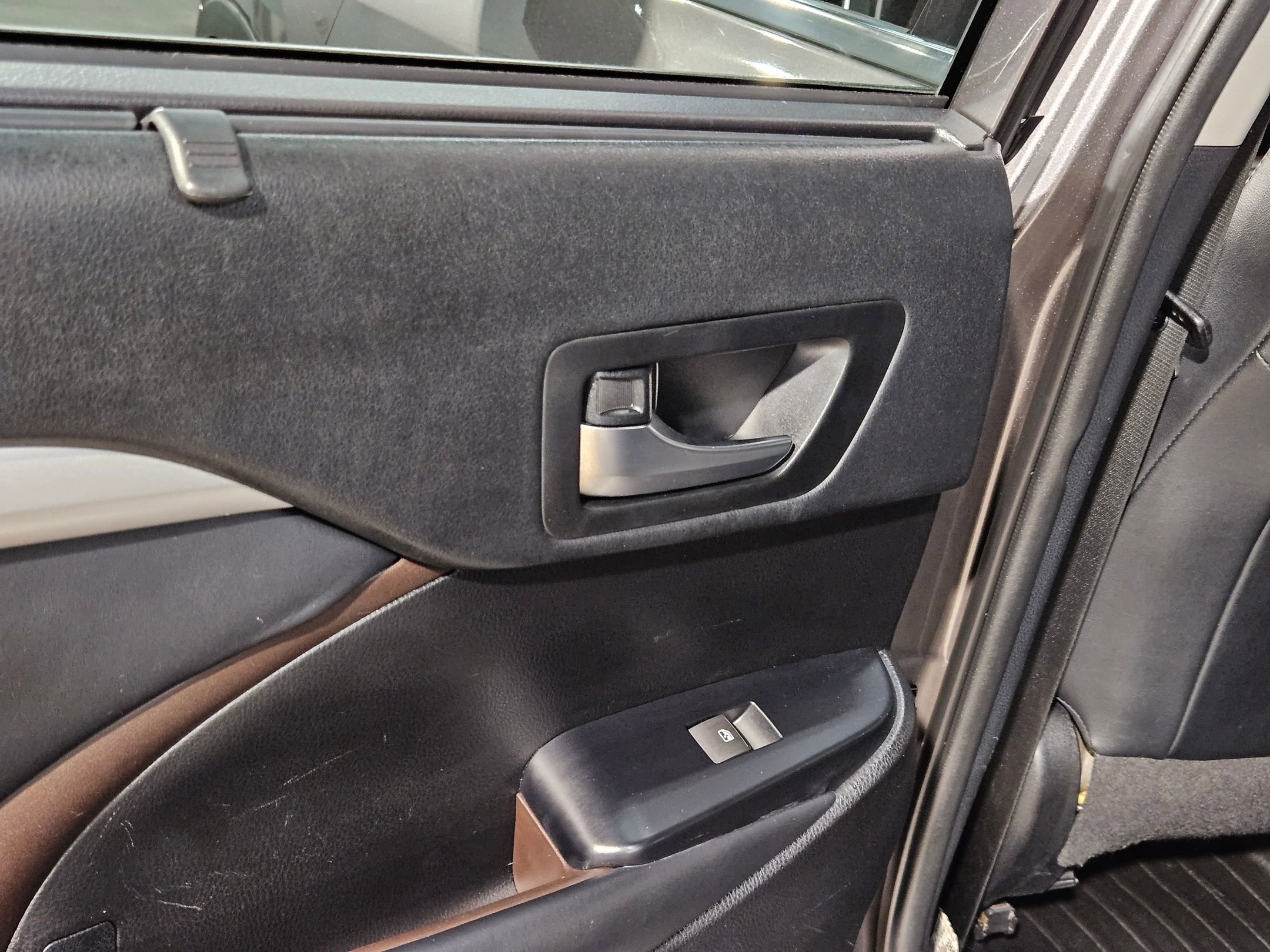 Used 2019 Toyota Highlander XLE FWD image 36