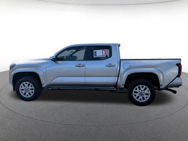 Used 2025 Toyota Tacoma SR5 AWD/4WD image 3