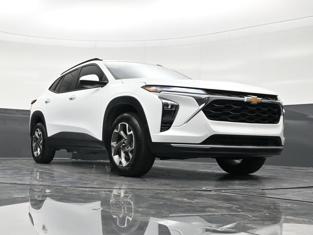 Used 2024 Chevrolet Trax LT FWD image 23