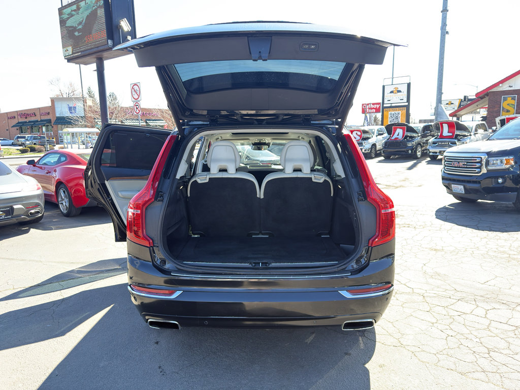 Used 2016 Volvo XC90 T6 Inscription w/ Vision Package image 18