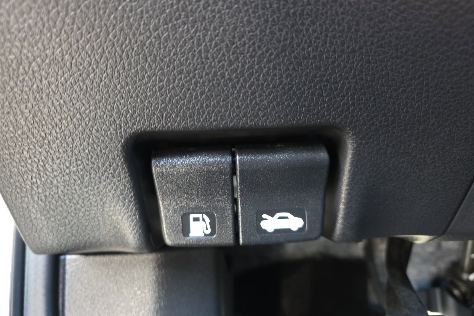 Used 2022 Nissan Rogue Sport SV image 30