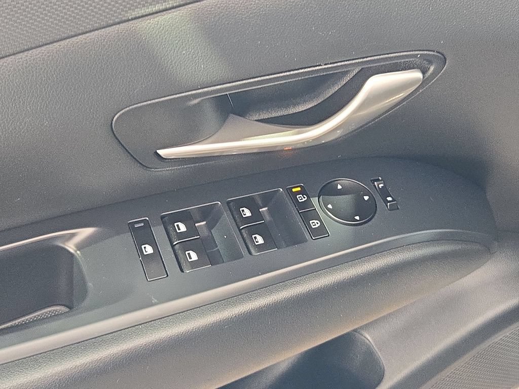 Used 2025 Hyundai Santa Cruz SEL AWD/4WD image 15