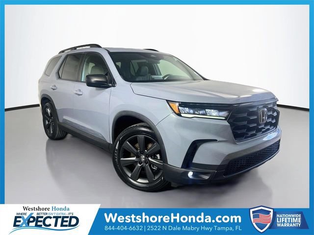 Used 2025 Honda Pilot Sport image 1