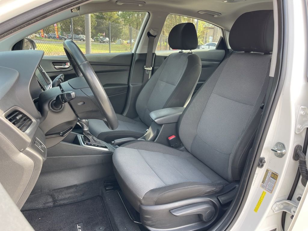 Used 2021 Hyundai Accent Limited w/ Cargo Package FWD image 18