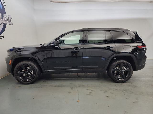 New 2025 Jeep Grand Cherokee Altitude image 5