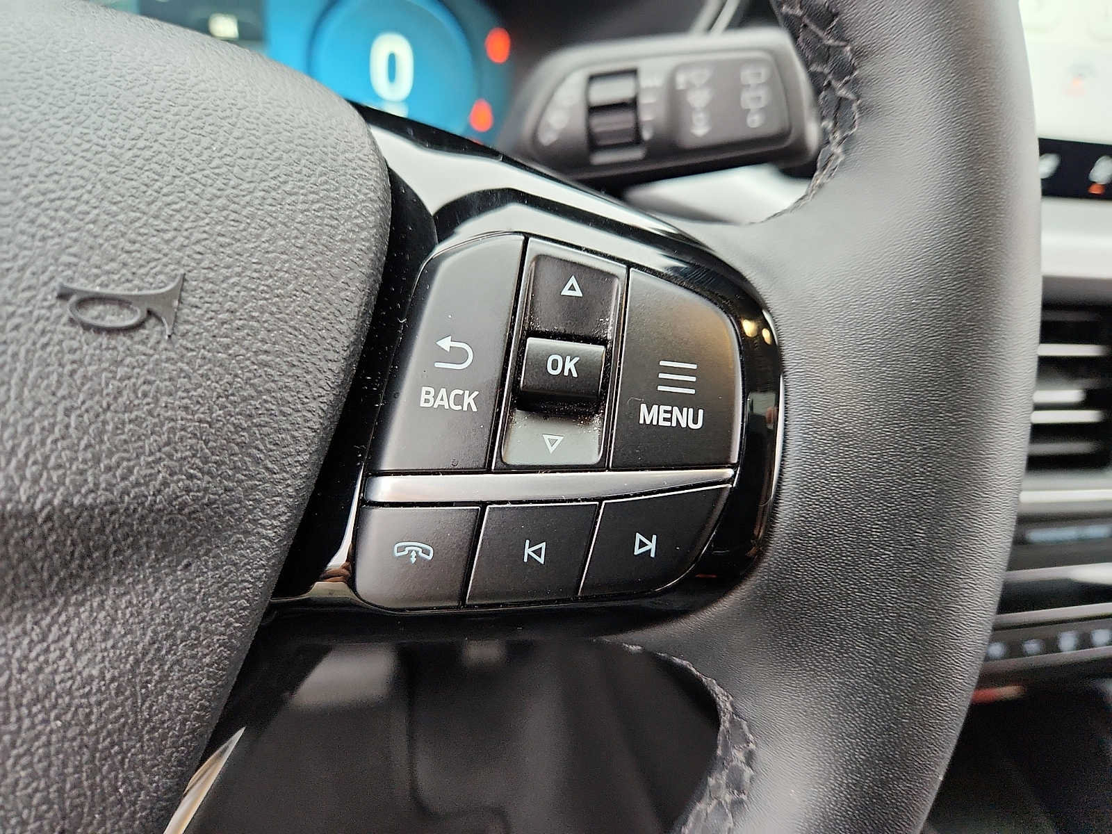 Used 2023 Ford Escape Platinum w/ Premium Technology Package AWD/4WD image 23