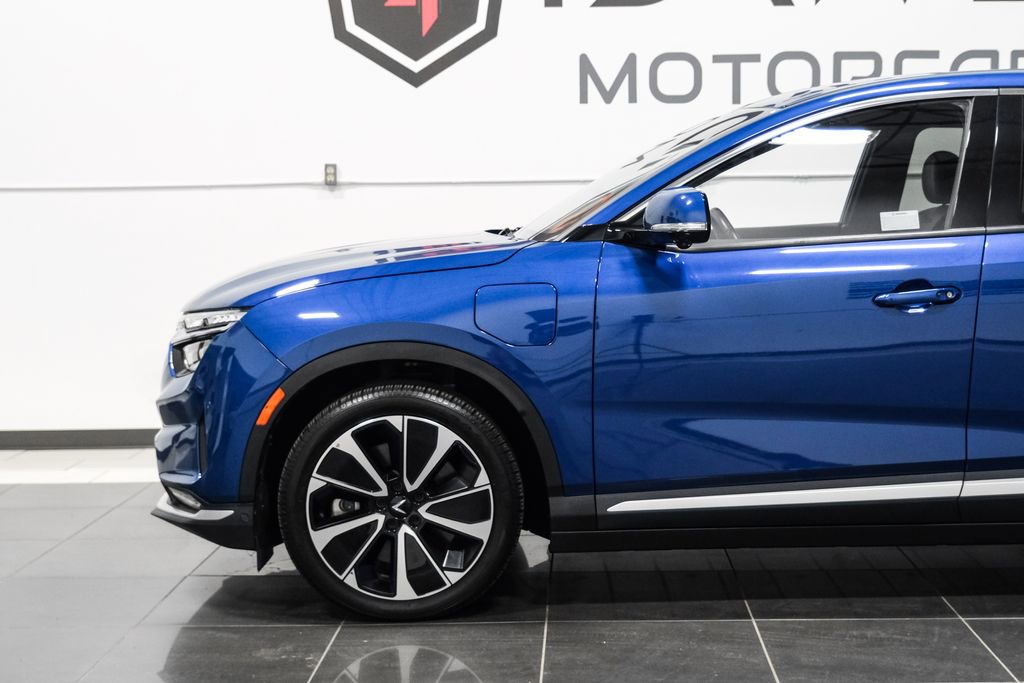 Used 2023 VinFast VF 8 Plus AWD/4WD image 11