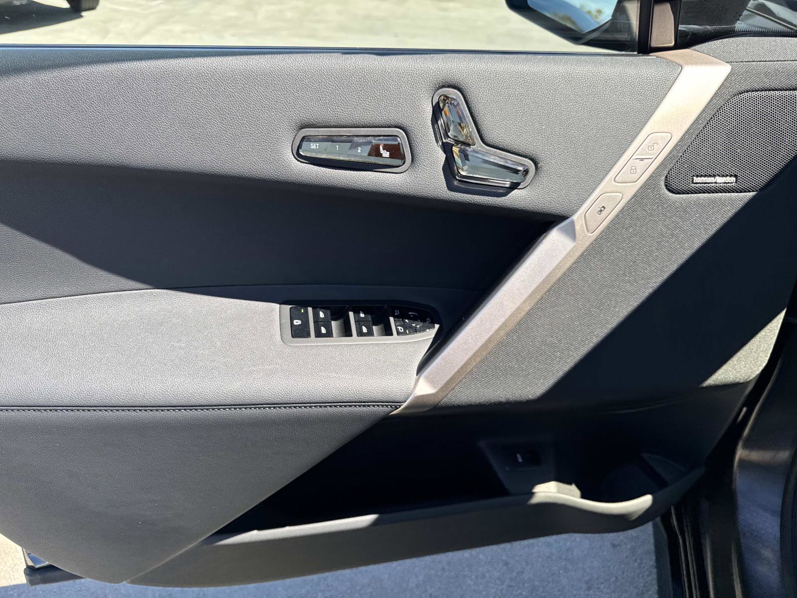 Used 2025 BMW iX xDrive50 w/ Premium Package image 12