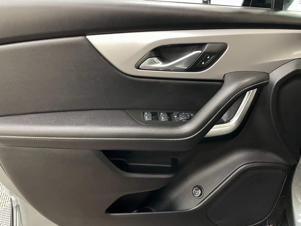 Used 2025 Chevrolet Blazer LT w/ Convenience Package image 22