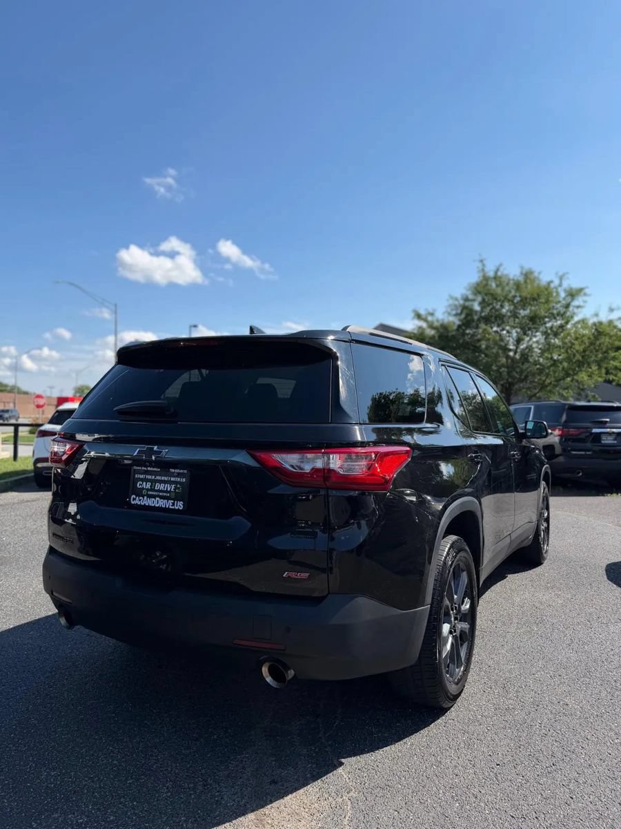 Used 2021 Chevrolet Traverse RS FWD image 5