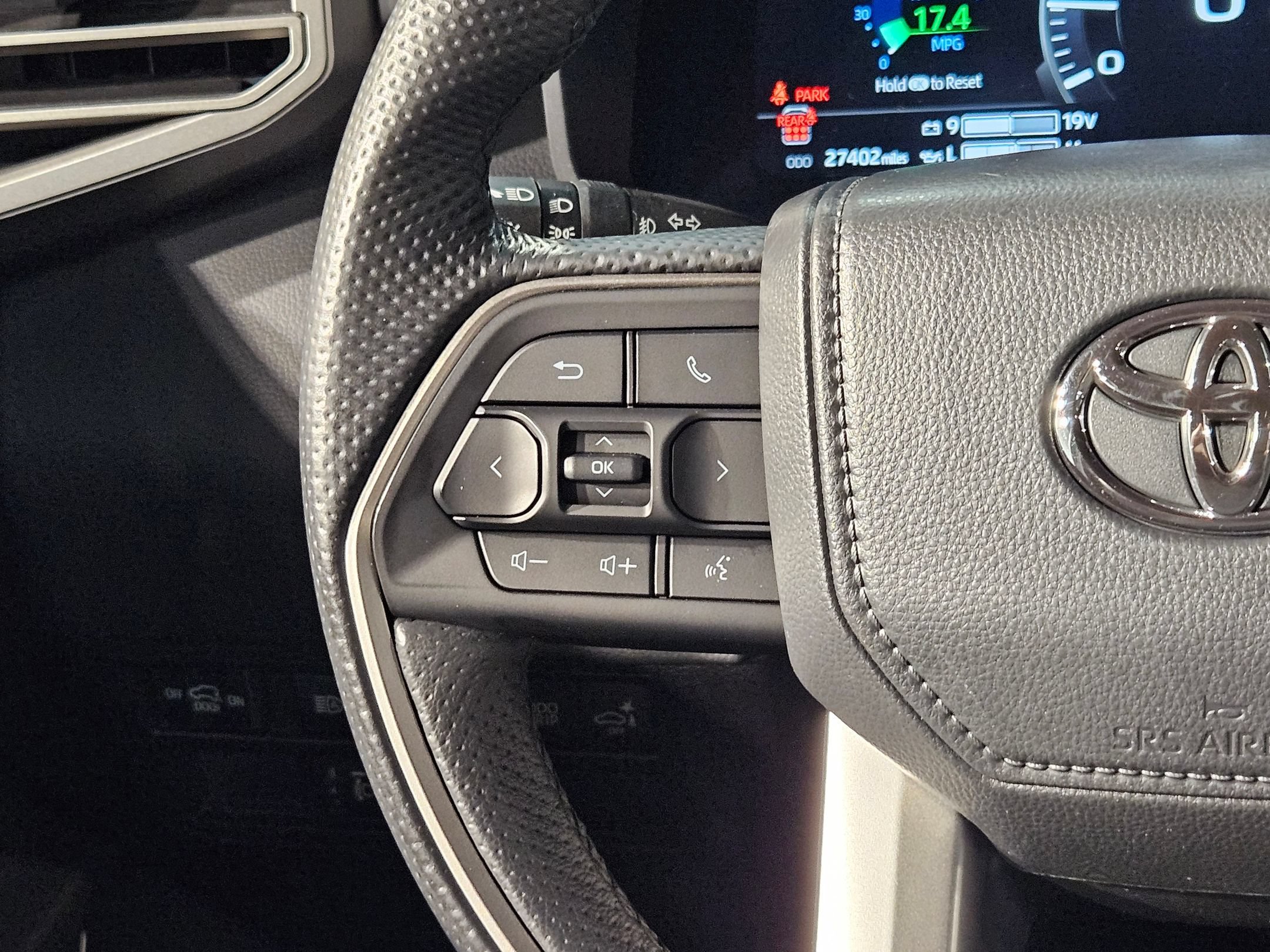 Certified 2025 Toyota Sequoia SR5 AWD/4WD image 28