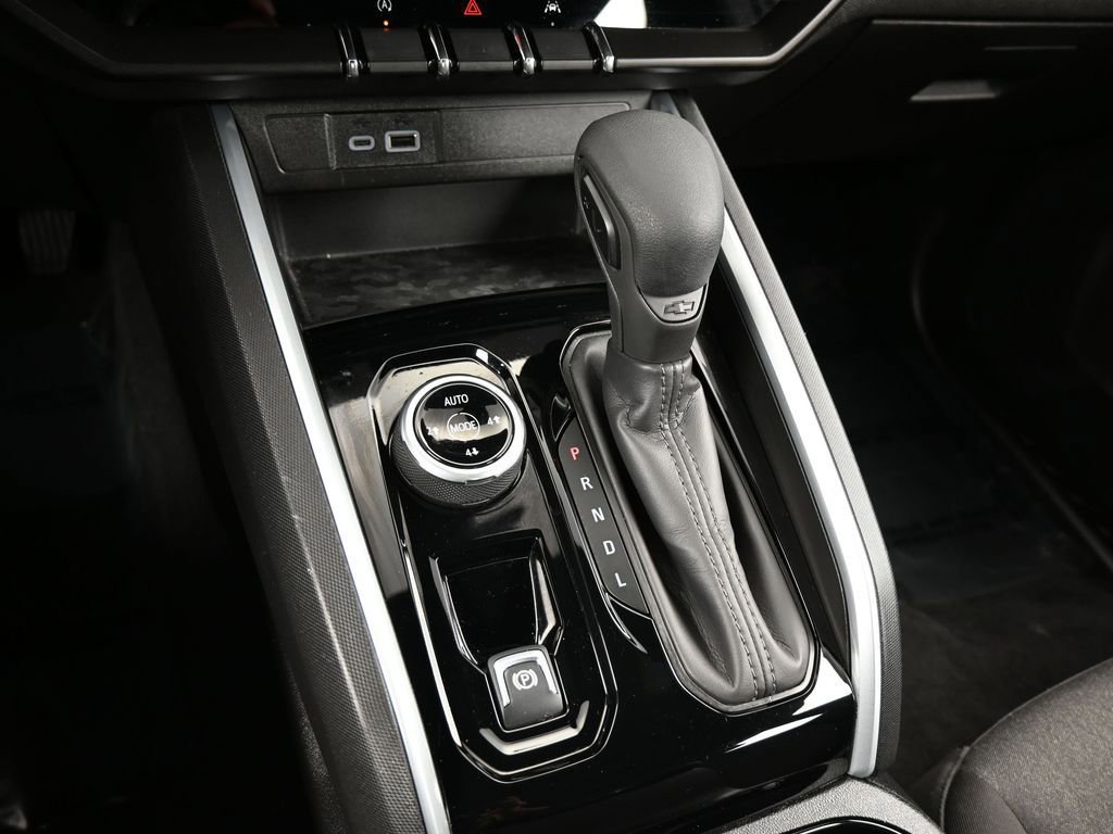 Used 2024 Chevrolet Colorado Trail Boss image 25