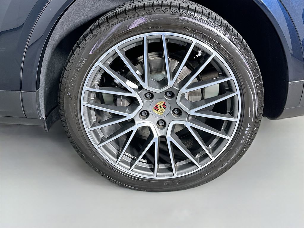 Certified 2020 Porsche Cayenne image 33