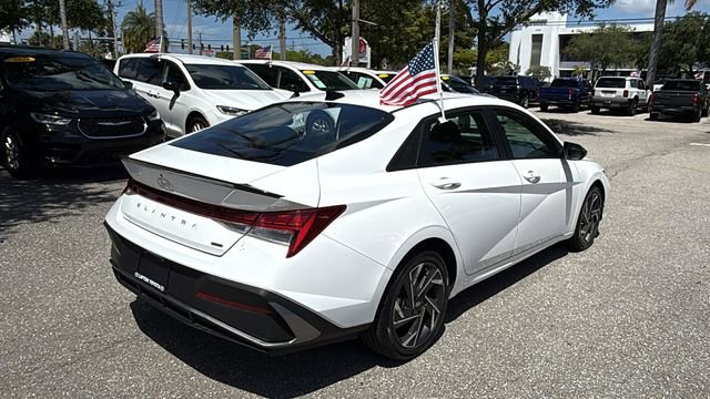 Used 2025 Hyundai Elantra SEL FWD image 8
