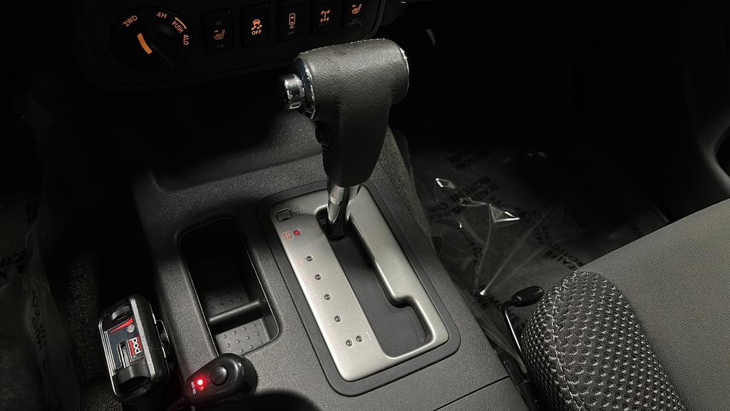 Used 2016 Nissan Frontier PRO-4X image 17