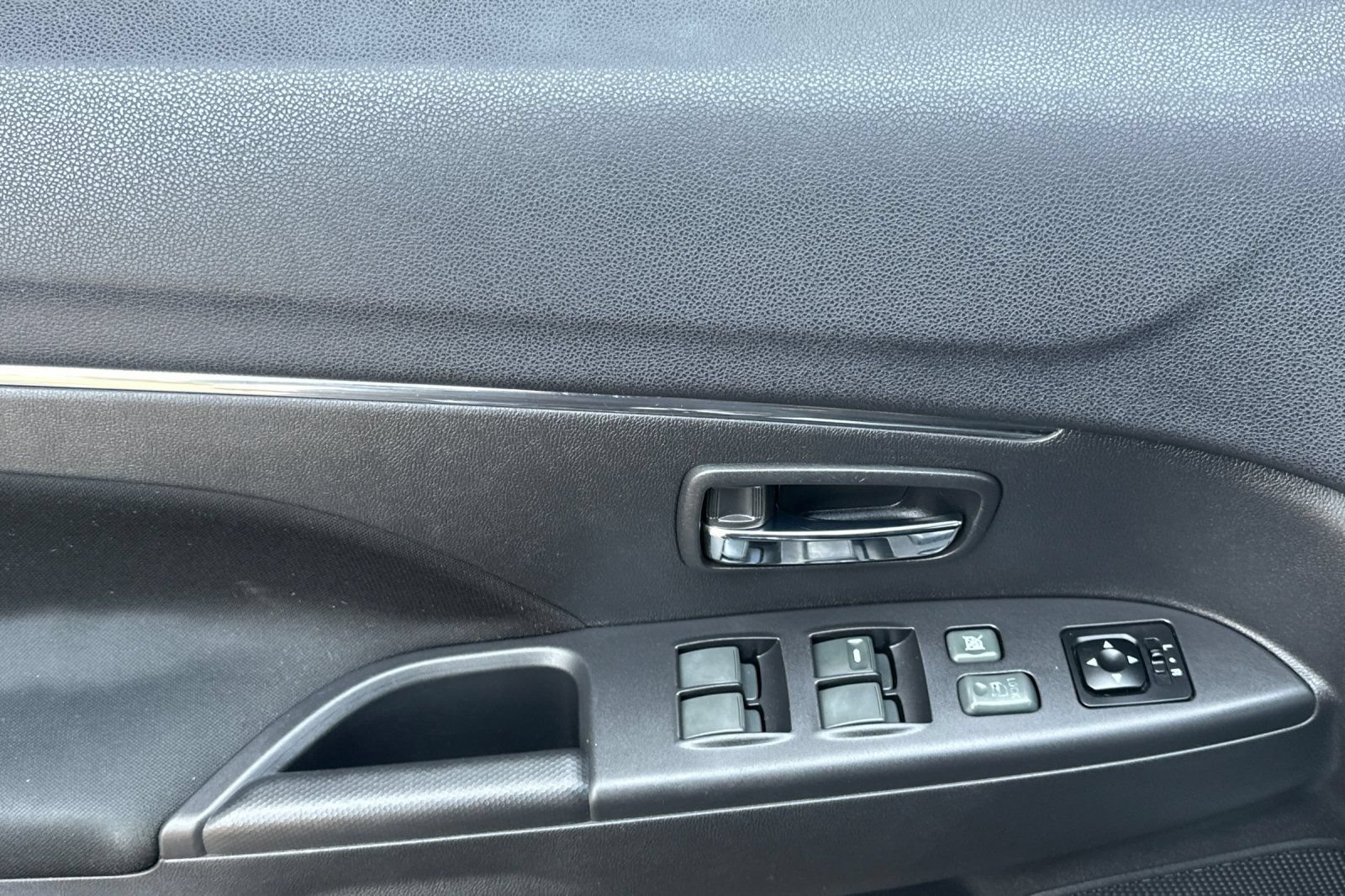 Used 2013 Mitsubishi Outlander Sport SE AWD/4WD image 11