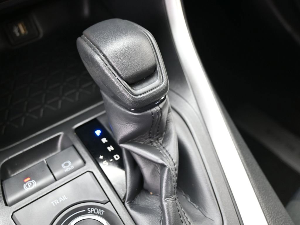 Used 2025 Toyota RAV4 XLE image 28