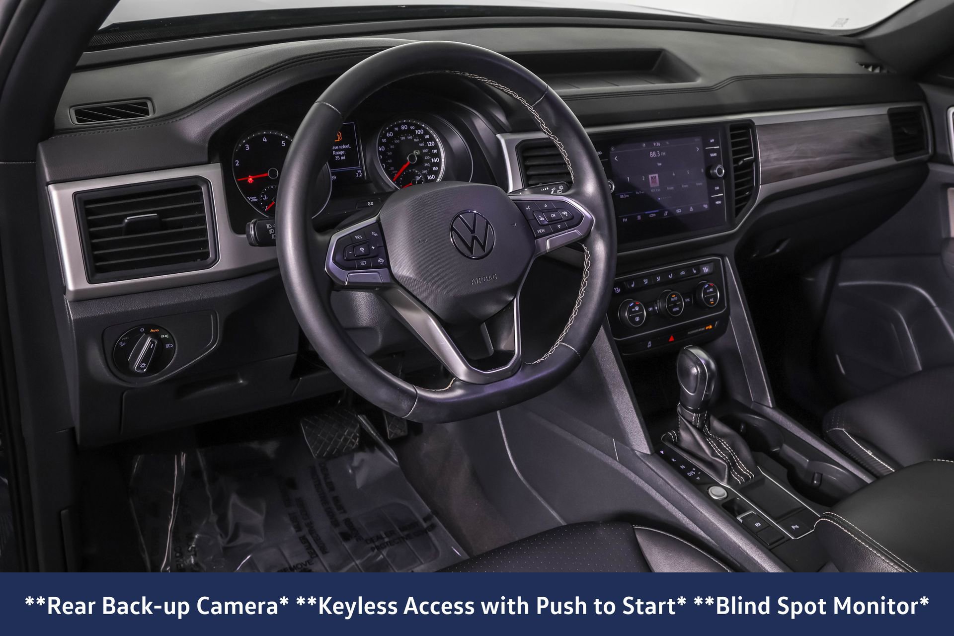 Used 2021 Volkswagen Atlas Cross Sport SE w/ 20" Black Wheels Package FWD image 5